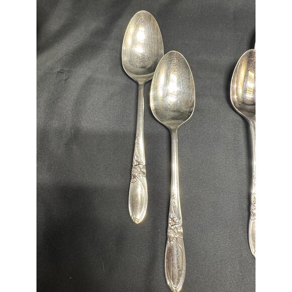 Vintage Silverplate Flatware Set – White Orchid – Discontinued - 46 pcs - Picture 13 of 16